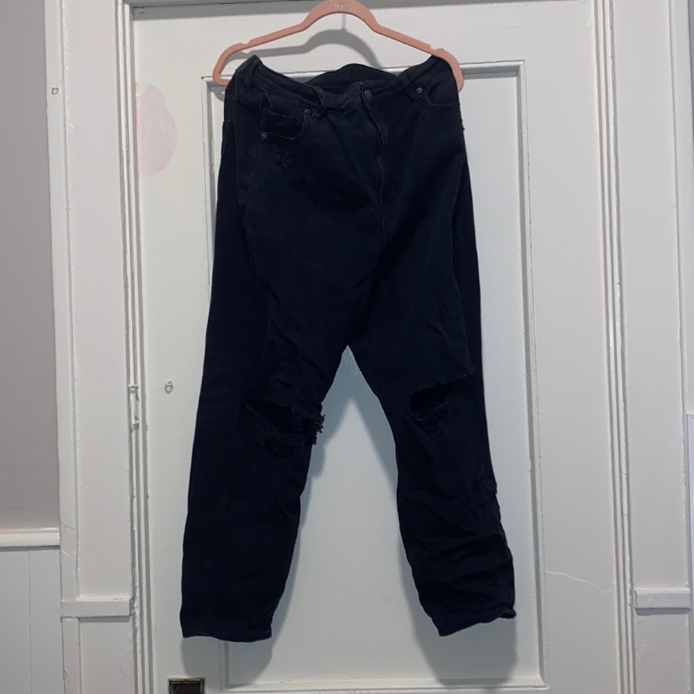 American Eagle black ripped mom jeans